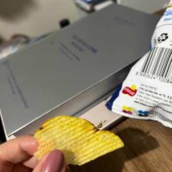 Ruffles Cipsten Filizlenmiş Cips Parçası Çıktı