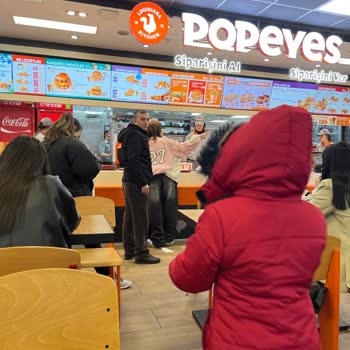 Popeyes Beklenenin Ötesinde Geciken Siparişler