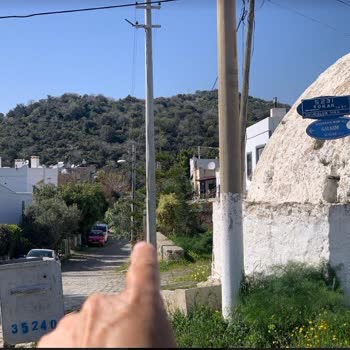 Bodrum Belediyesi Gümüşlükte Kamyon Giremez Olan Sokaktan Hafriyat Kamyonları Geçmesi