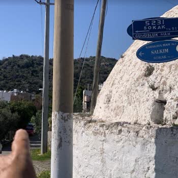 Bodrum Belediyesi Gümüşlükte Kamyon Giremez Olan Sokaktan Hafriyat Kamyonları Geçmesi