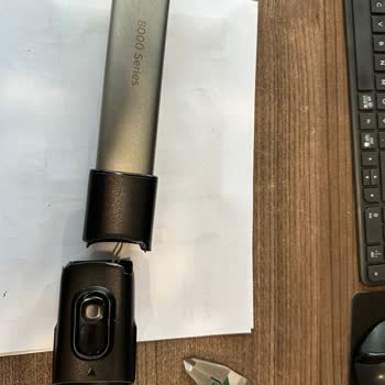 PHILIPS Ev Aletleri SpeedPro Max Serisi Şarjlı Dikey Süpürge Süpürge Borusu Kilidi Kırıldı