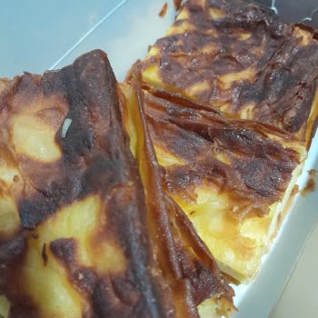 İzmir Migros Yanmış Börek