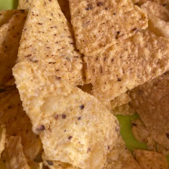 BİM Party Ballı Hardallı Cips İçinden Çıkan Değişik Madde