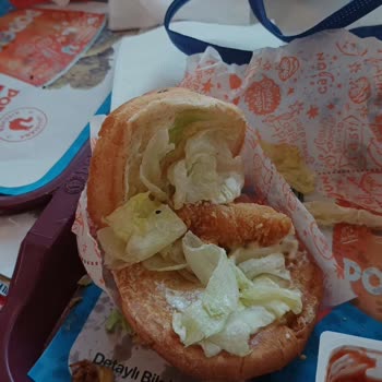 Popeyes Aldığım Hamburgerin Hamburger Olmaması