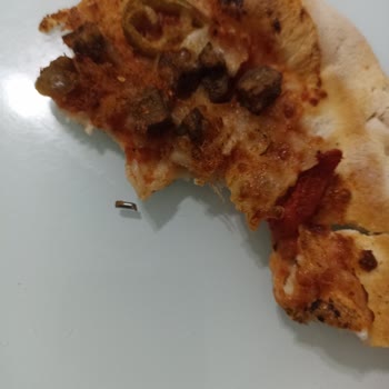 Domino's Pizza Pizza İçerisinde Yabancı Cisim Bulundu