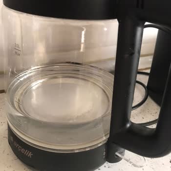 Arçelik Çay. Mak. Cm 6964S Kendiliğinden Çatladı