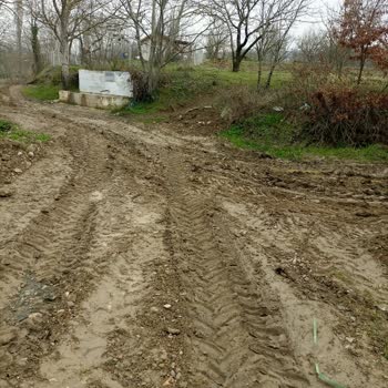 SASKİ Geyve'de Yol Çilesi: Yapılan Kazı Sonrası Çamurda Mahsuruz