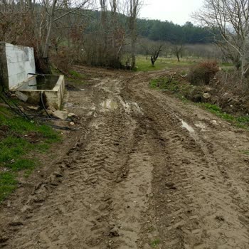 SASKİ Geyve'de Yol Çilesi: Yapılan Kazı Sonrası Çamurda Mahsuruz