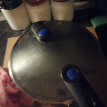 Fissler İçinde Yemek Varken Düdüklü Tencere Kapak Sıkıştı