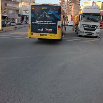 İETT Otobüsünden İndiren Şoför Hk