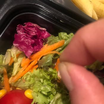 Tavuk Dünyası Menüsünde Saç Çıktı