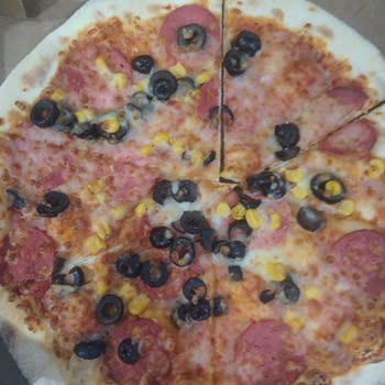 Domino's Kalmış Soğuk Pizza Geldi