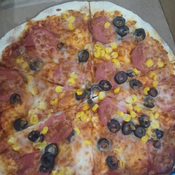 Domino's Kalmış Soğuk Pizza Geldi