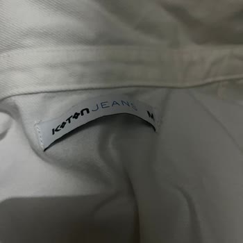 Koton Beyaz Ve Siyah Taşlı Kot Ceketlerin Hali