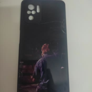 Deercase Rengi Bozuk Ve Kırıldı.