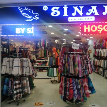 By Sinan Eşarp Eskule Mağaza Çalışanı Kadının Egolu Tavrı