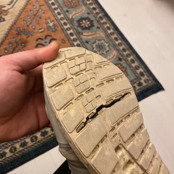 Adidas Malının Arkasında Durmuyor