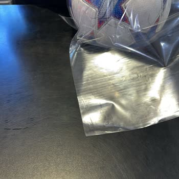 Adidas Profesyonel Seviye Futbol Topu