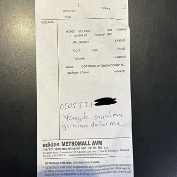 Adidas Profesyonel Seviye Futbol Topu