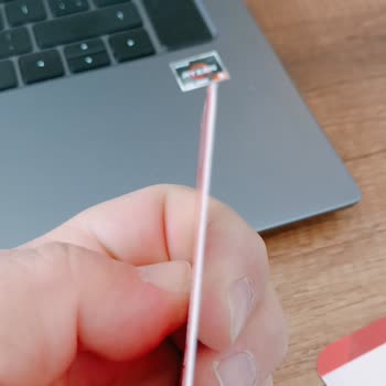 Avansas Beklenen Kalitede Gelmemiş Kartvizitler