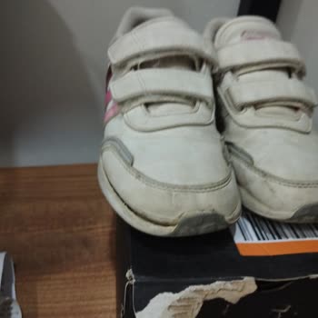 Adidas Ayakkabı Tabandan Açılma Sorunu