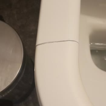 Kale Klozet Oturma Bölümü Kırılması