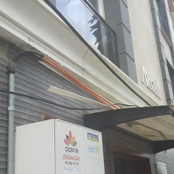 Superonline Sokaktaki Fiber Kablosu Düştü Umurlarında Değil