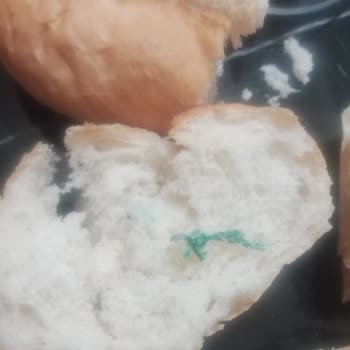 BİM Ekmekten Böcek Ve İp Çıktı