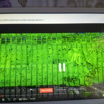 Samsung Telefon Google'da Veya Bir Yerde Film İzlerken Renkler Karışıyor