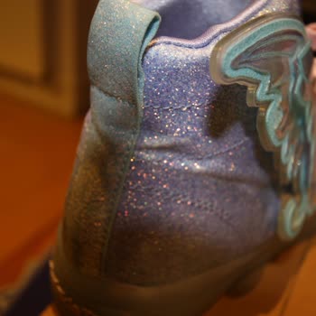 Skechers Markası Büyük Bir Balon