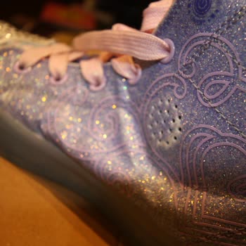 Skechers Markası Büyük Bir Balon
