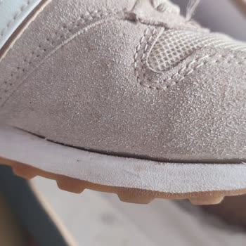 Newbalance Ayakkabı Tabanında Açılmayı Kabul Etmedi