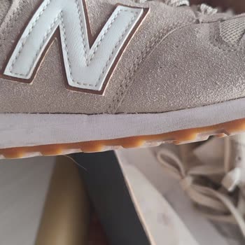Newbalance Ayakkabı Tabanında Açılmayı Kabul Etmedi
