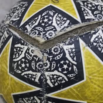 Adidas Kusurlu Ürüne Değişim Yapmıyor