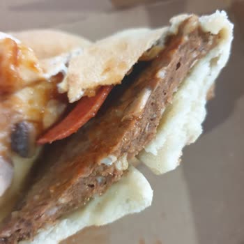 Domino's Pizza Eksik Malzeme Ve Özensizlik