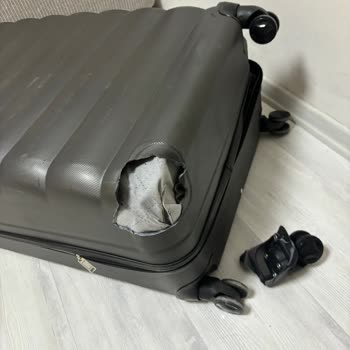 Aras Turizm Valizimi Kırdı. Bu Firmadan Şikayetçiyim.