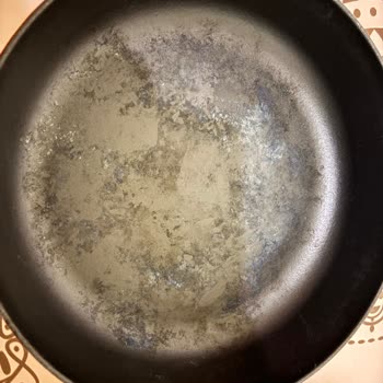 Lava Döküm Tencere Karardı Kabardı
