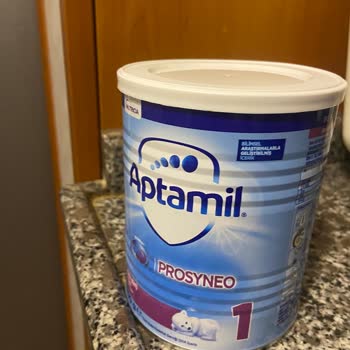 Aptamil Prosyneo 1 Numara İçinden Çıkan Bilinmeyen Siyah Bir Nokta