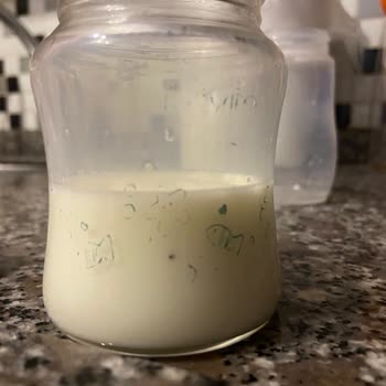 Aptamil Prosyneo 1 Numara İçinden Çıkan Bilinmeyen Siyah Bir Nokta