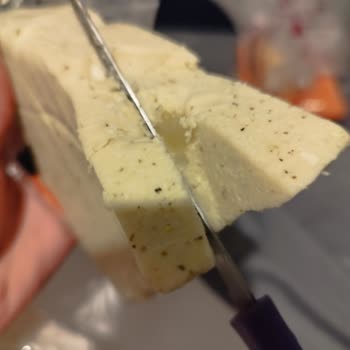 A101 Peynirden Çıkan Bilinmeyen Ürün