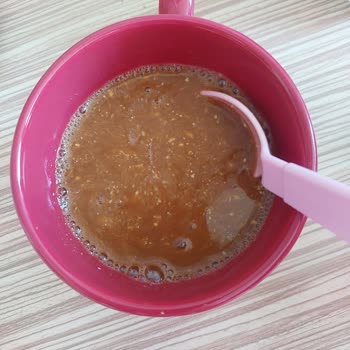 A101 Birşah Bozuk Süt. Kullanma Tarihi Geçmedi.