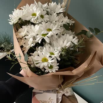 Taze Çiçek (tazecicek.com) Görseldekinin Yarısı Kadar Ürün Gönderildi