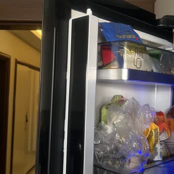 Arçelik Gardırop Tipi Buzdolabı Kapak Problemi