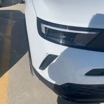 Opel Arabamın Tamponundaki Sürtme