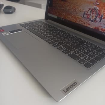 Tuşu Kırılabilen Lenovo Bilgisayar