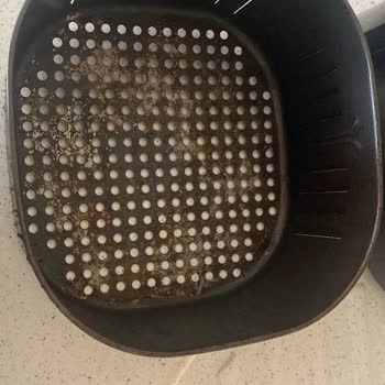 Kumtel Airfryer Yapıştırıyor Çizildi Haznesi