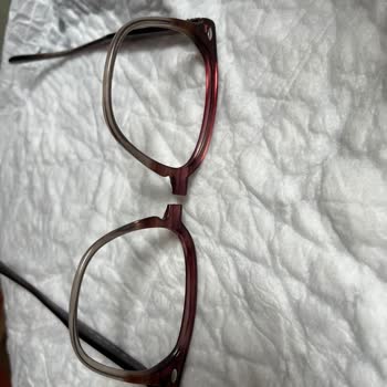 Rayban Gözlüğün Kuvvet Uygulanmamasına Rağmen Kırılması