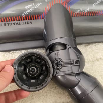 Dyson V15 Detect Süpürgemin Turbo Başlığı Kırıldı