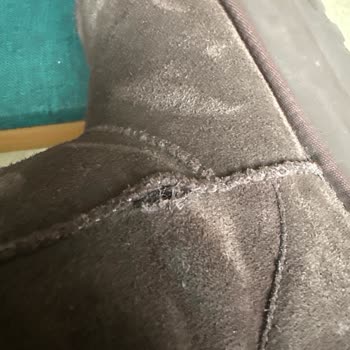 Beymen'den Aldığım Ugg Mini Platform Botun Yan Dikişinde Atma Var