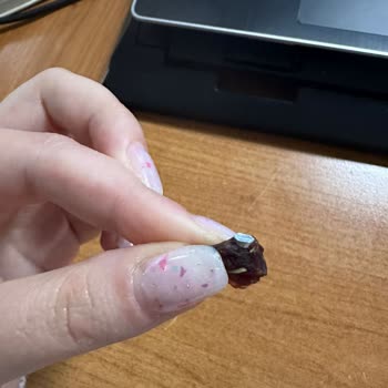 Migros Marka Çerezden Metal Cisim Çıktı
